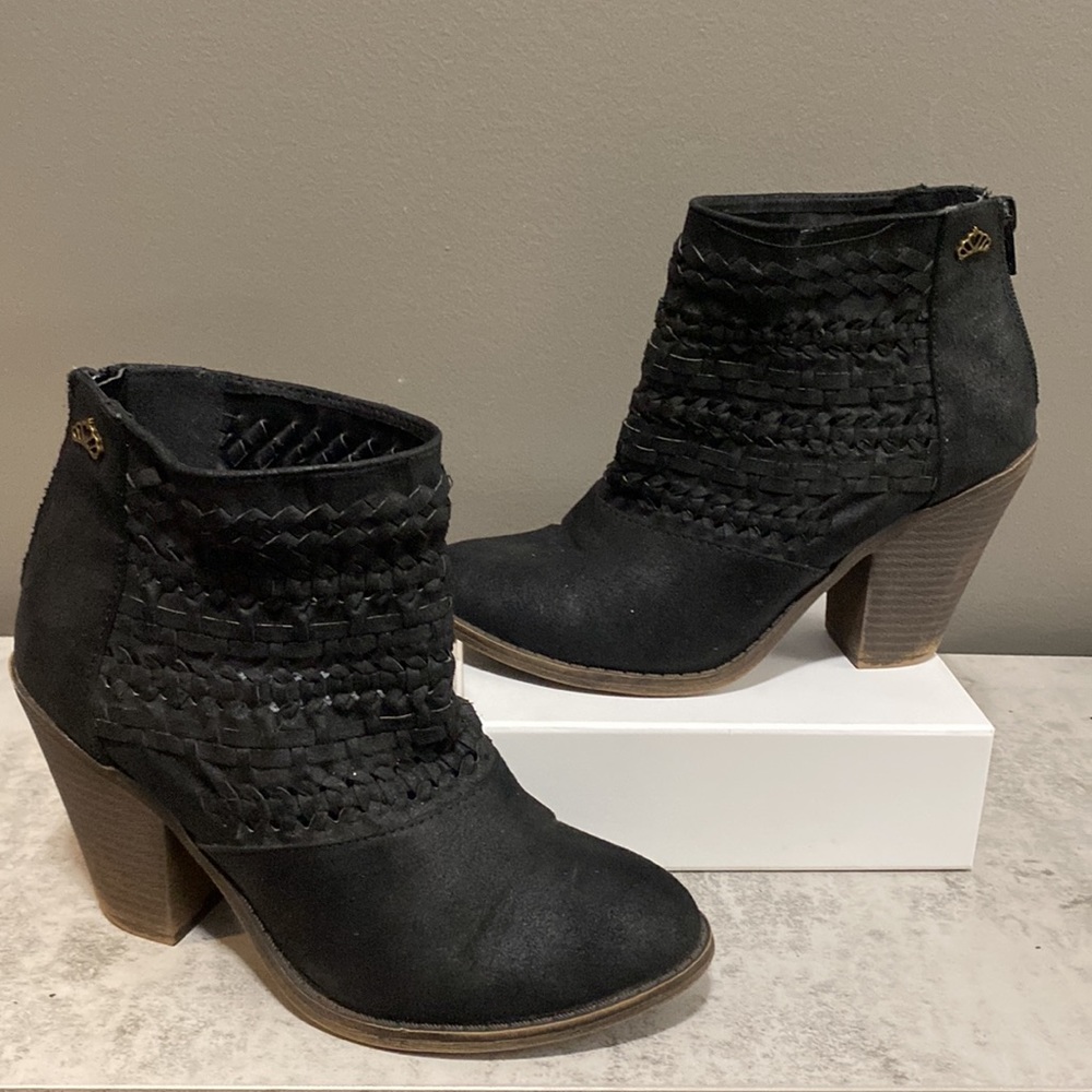 Fergalicious Wanderer Black Ankle Bootie Size 7 - Picture 2 of 10